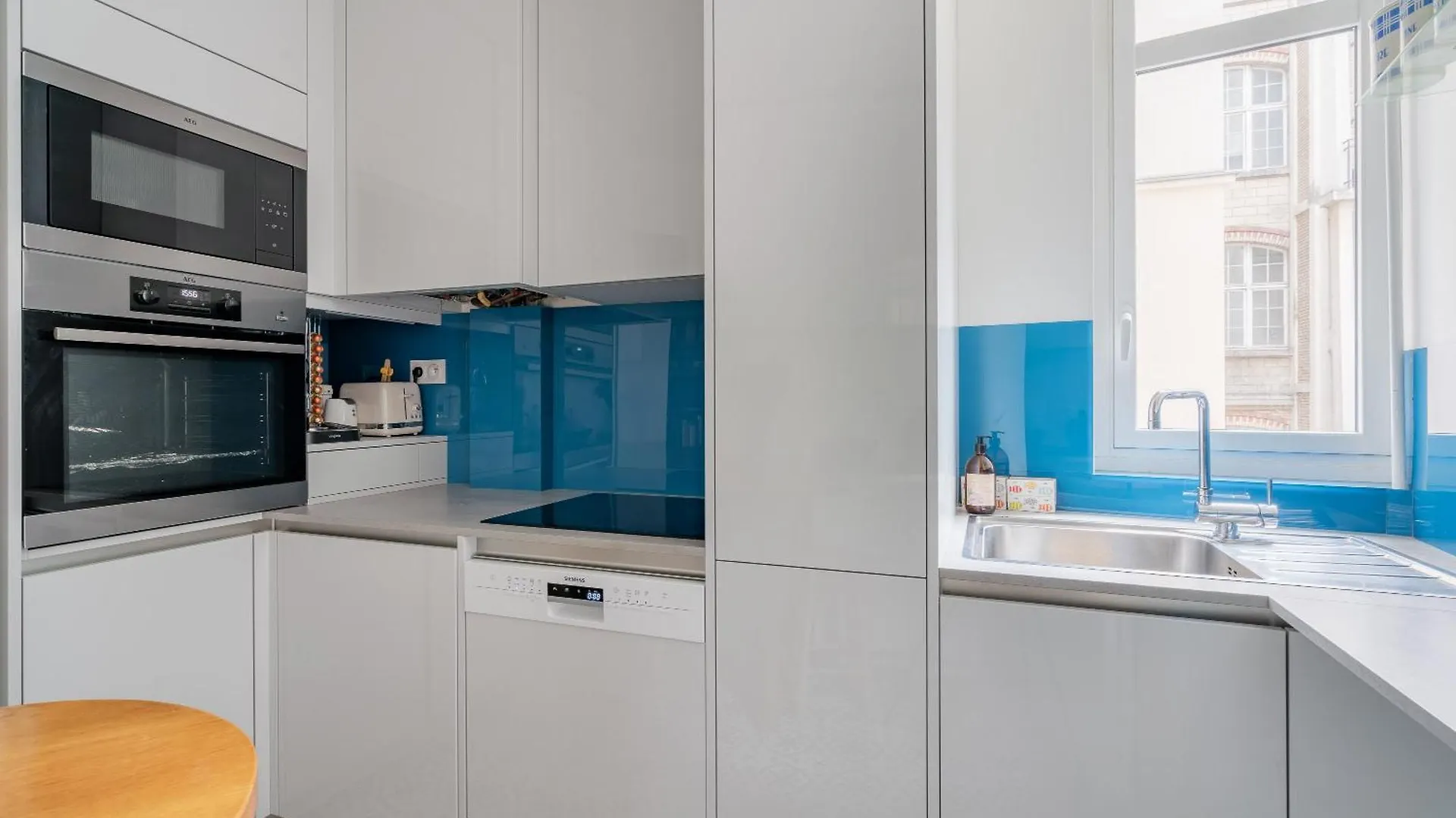 Veeve - Pere-Lachaise Chronicles Paris Apartment