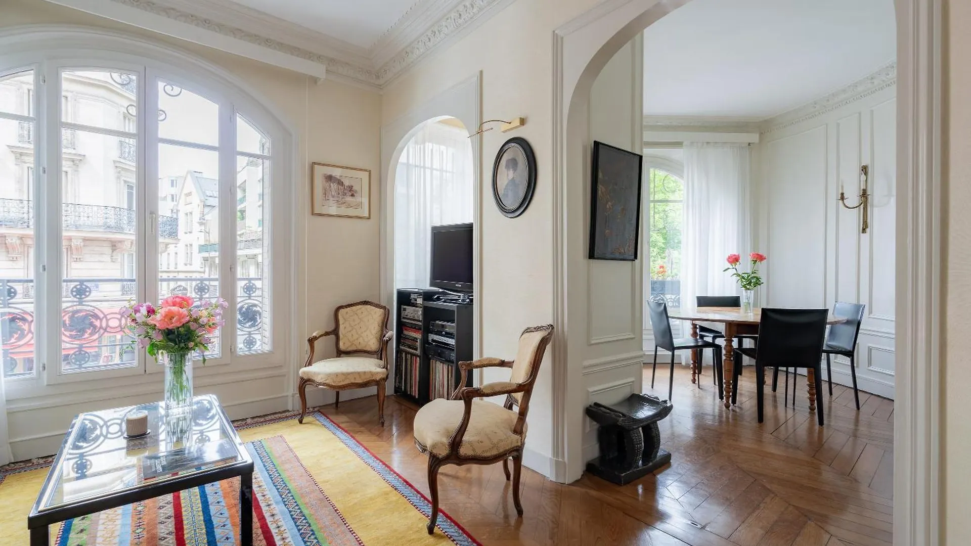 Apartment Veeve - Pere-Lachaise Chronicles Paris